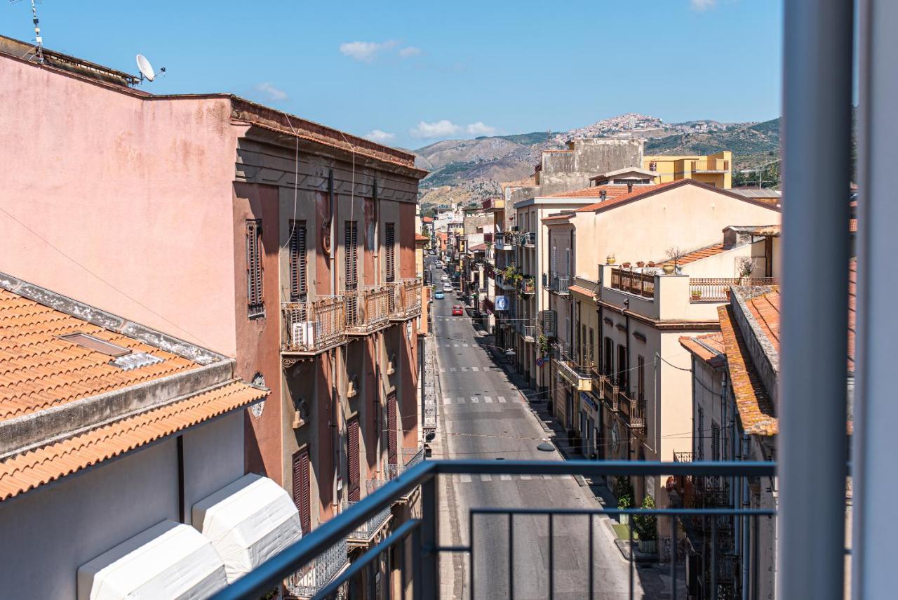 Appartamento Moderno in Centro città SantʼAgata di Militello Esterno foto